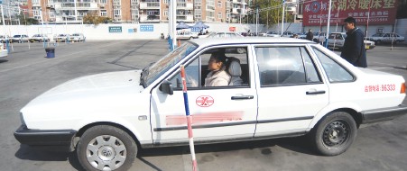 新驾考大纲出炉 倒车入库中途不能停车