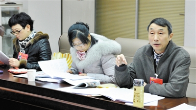 芜湖市人大代表分组审议《政府工作报告》