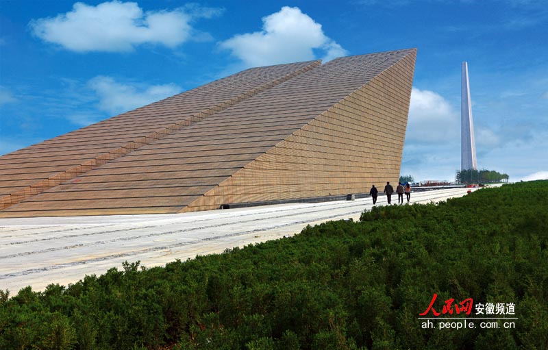由中国中铁四局集团承建的省内地标性建筑--渡江战役纪念馆工程.