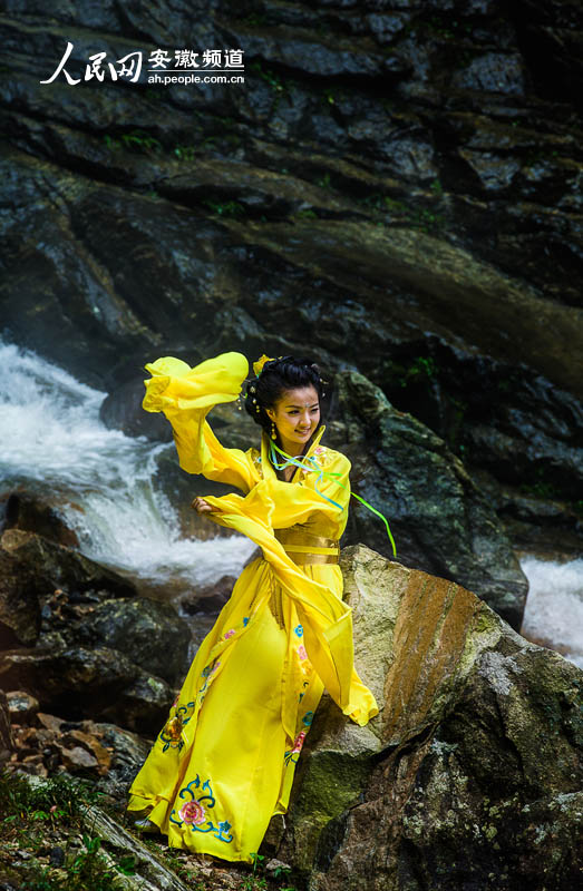 高清:<em>2013</em>燕子河大峡谷<em>寻找</em>最美<em>七仙女</em>模特