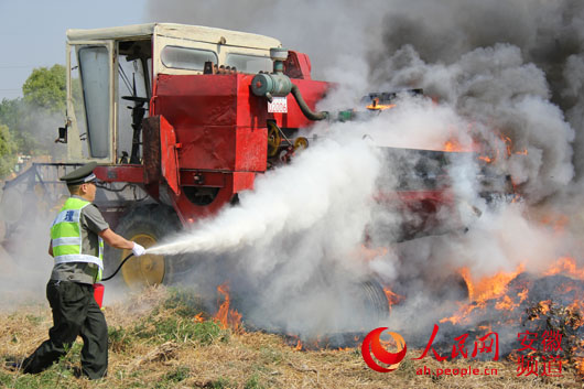 安徽举行首次农机事故应急处置演练(组图)