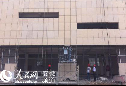 郑蒲港新区有条不紊有序推进镇淮幕墙工程