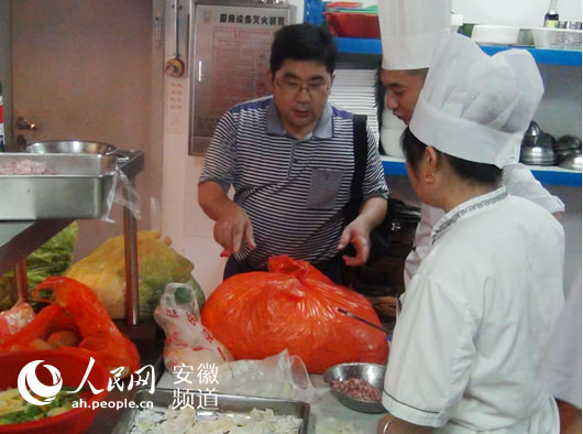 滁州南谯区市场监管局食品安全打扶结合促提高