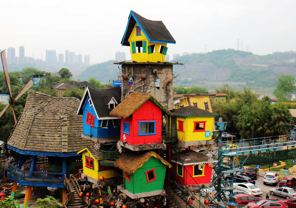 重庆现最牛树屋 建筑造型奇特令人震惊