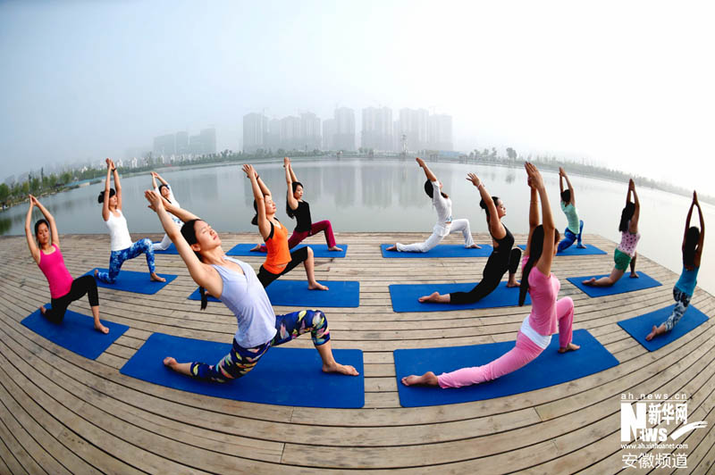 亳州:大暑时节练瑜伽