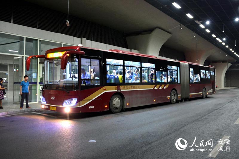 合肥公交增车辟线 确保师生出行无忧(图)