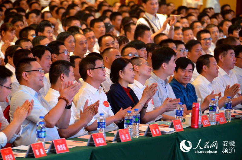 董明珠:格力油画空调本月将面市 可定制图案