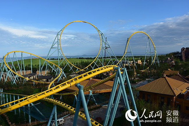 合肥万达城主题乐园过山车