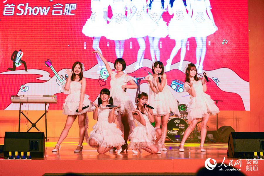 SHN48女团空降合肥华润万象城周年庆音乐节