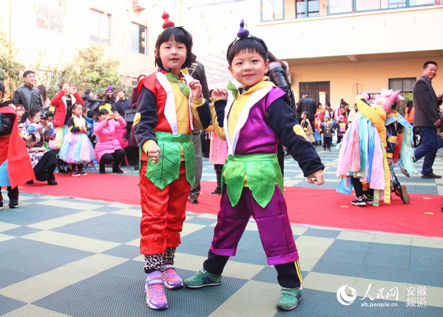 安徽全椒:幼儿园上演环保时装秀