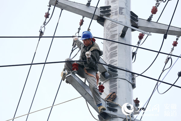 辛县供电公司:多回路线路架设 大力提升供电可靠性