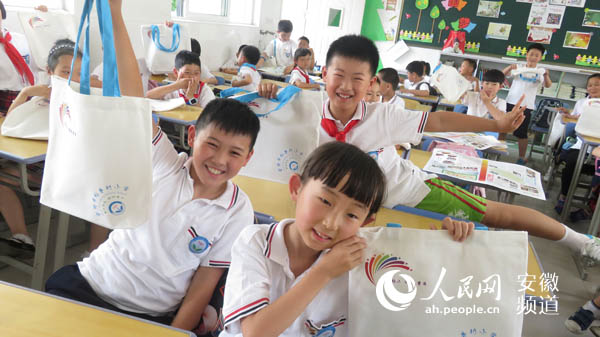 合肥市稻香村小学:儿童节的礼物 校园文化的传