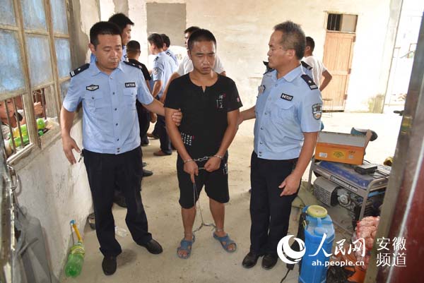 泗县公安局迅速侦破特大抢劫案件