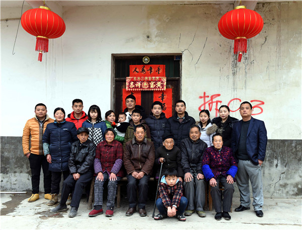 安徽庐江:拆迁村的新年