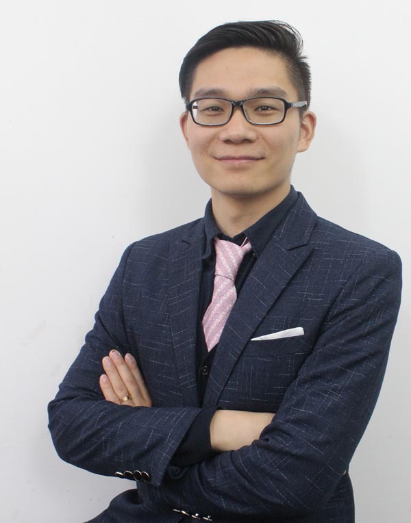 人物名片 刘海峰,1989年生,合肥中科类脑智能技术有限公司董事长兼CEO,类脑智能技术及应用国家工程实验室产业化负责人。本科毕业于中国科学技术大学,后加入微软亚洲研究院进行硕博联合培养,现在中科大从事博士后研究。博士期间,在计算机视觉等领域的顶级刊物IEEE TIP,CVPR等,发表了多篇高水平论文。2012年获得中科大最高奖学金郭沫若奖学金。 在刘海峰看来,类脑技术是人工智能发展的最佳途径,中科类脑的使命即是推动类脑智能技术,赋能产业转型升级,联动类脑智能技术及应用国家工程实验室,将技术转化为产业