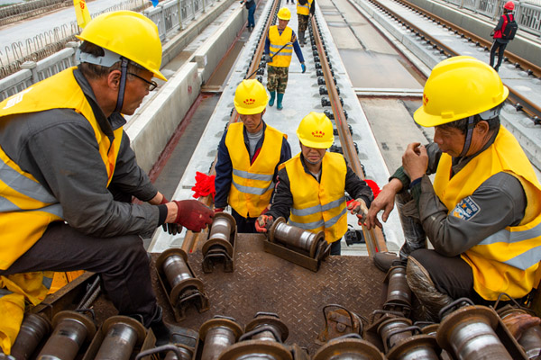 合安高鐵正線軌通 年底開通運營