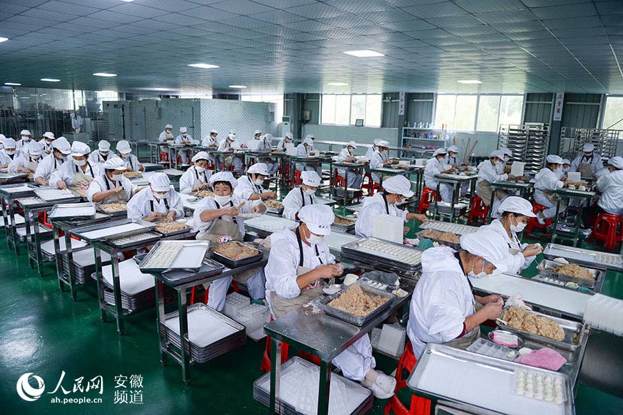張李鄉油坊村就業扶貧車間。苗子健攝