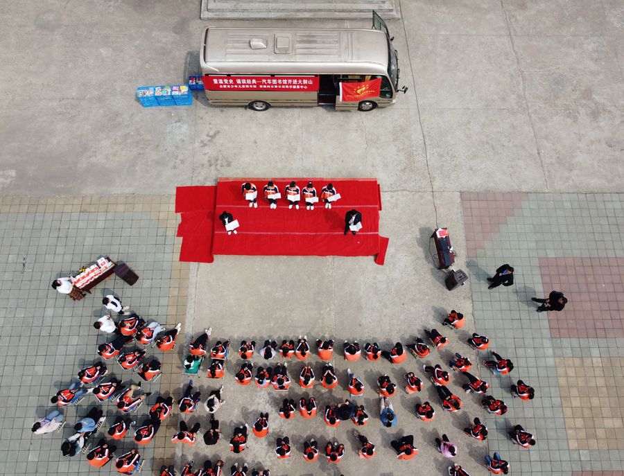 �������ж���ʷ���䡣��F���