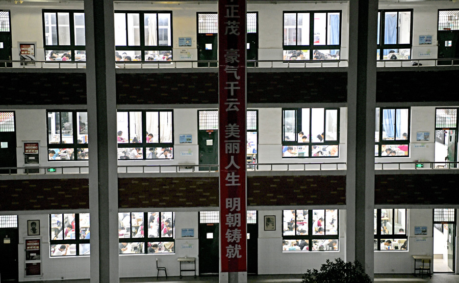 備考的學生們。陳彬攝