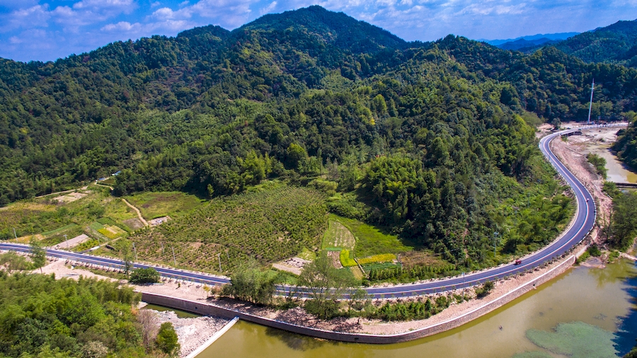金安區東石筍旅游公路。隋文進攝