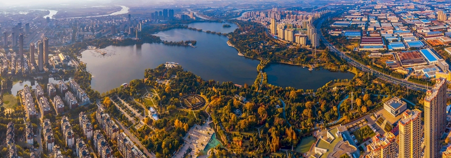東湖公園美景。李明仙攝