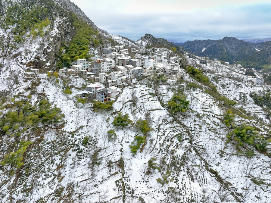 雪落金川白。鄭宏攝