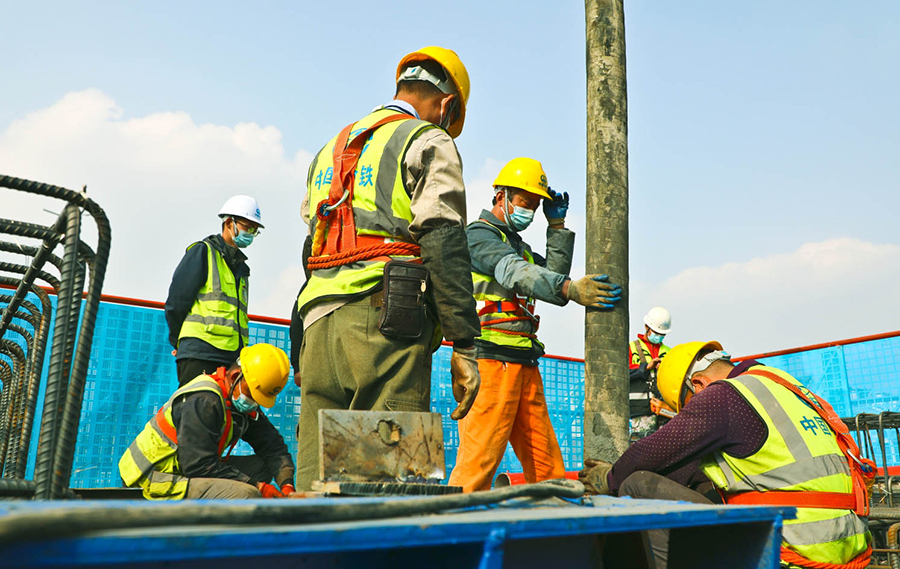 宁马城际铁路(马鞍山段)区间首墩浇筑。储灿林摄