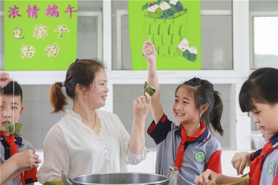 小小粽子傳習俗。江建興攝