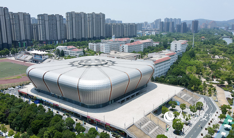 安徽省第十五屆運動會另一重要場館——滁州市體育館。人民網 王銳攝