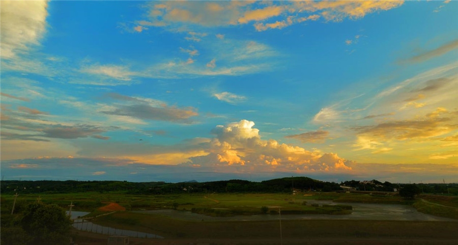 芜湖市湾沚区红杨镇：夕阳美如画 清风醉晚霞