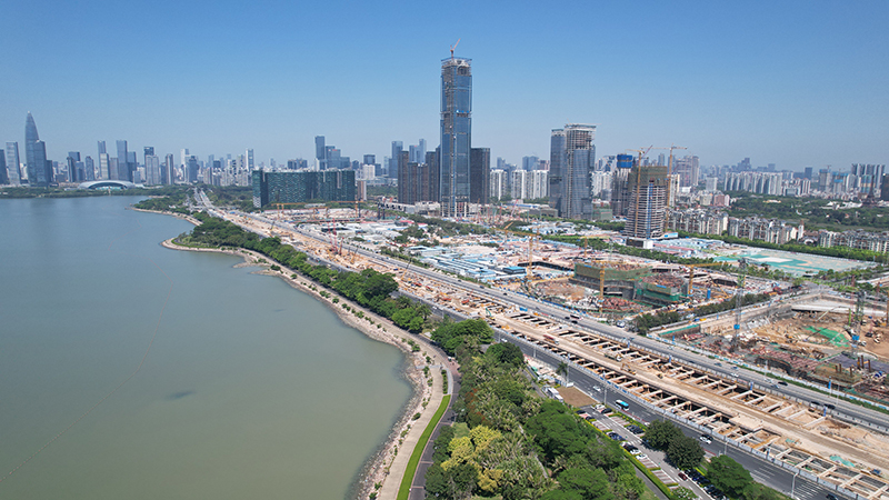 中铁四局承建的深圳市滨海大道项目。