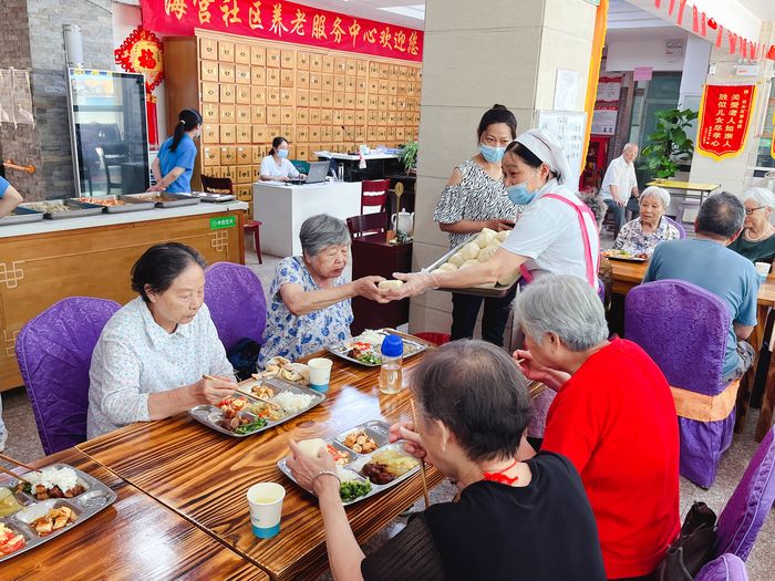 社区老年助餐食堂受欢迎。相山区委宣传部供图