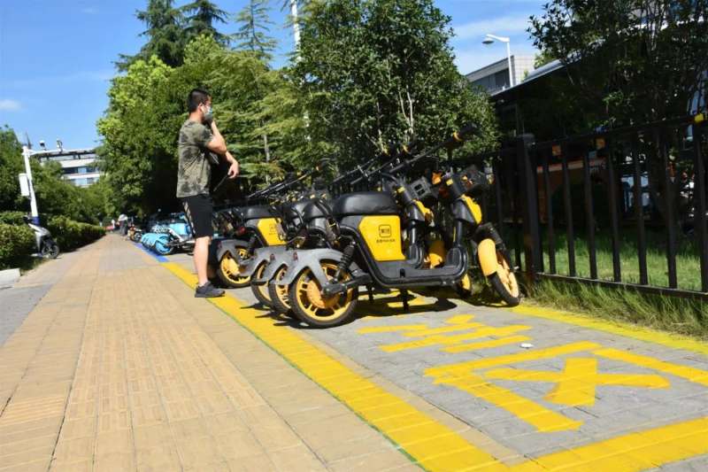 蜀山区启用共享单车停放“缓冲区”。蜀山区委宣传部供图