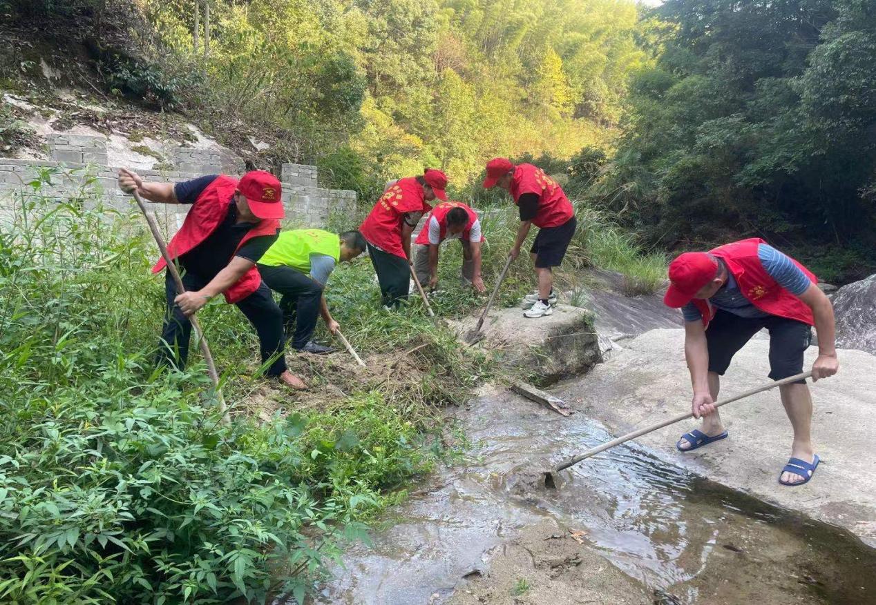 干群联动，同心抗旱保民生。宿松县委宣传部供图
