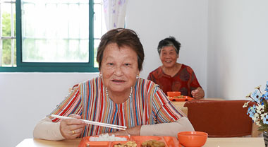 南陵：这顿饭，让老人暖心、子女放心