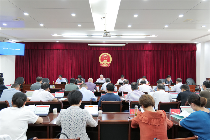 定远县第十七届人大常委会第六次会议听取和审议了县政府关于《中华人民共和国乡村振兴促进法》贯彻实施情况的报告，并进行满意度测评。
