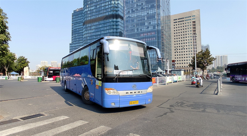 2022年国庆假期，合肥公交集团开行10条旅游公交专线通往周边县市景点，服务市民观光度假。谭方供图