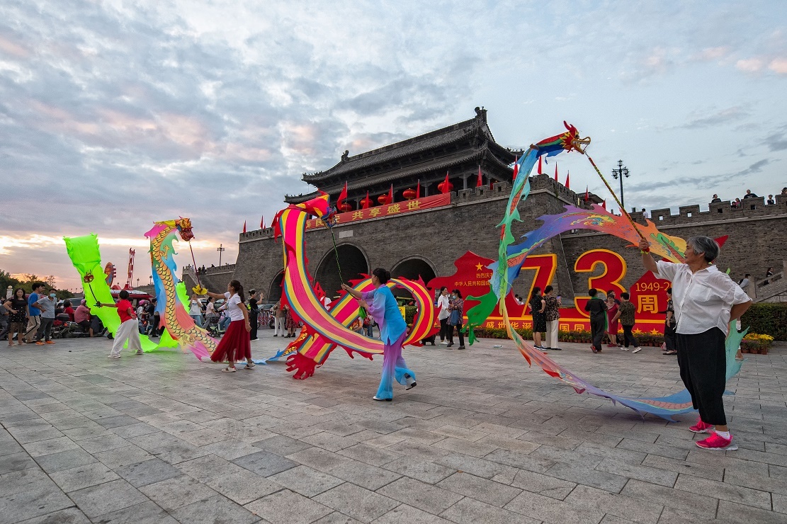 舞动幸福生活。王炳君供图