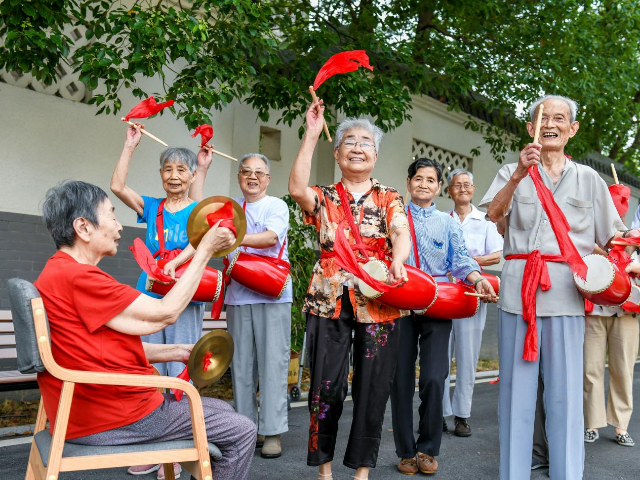 精彩的老年生活。秦祖泉摄