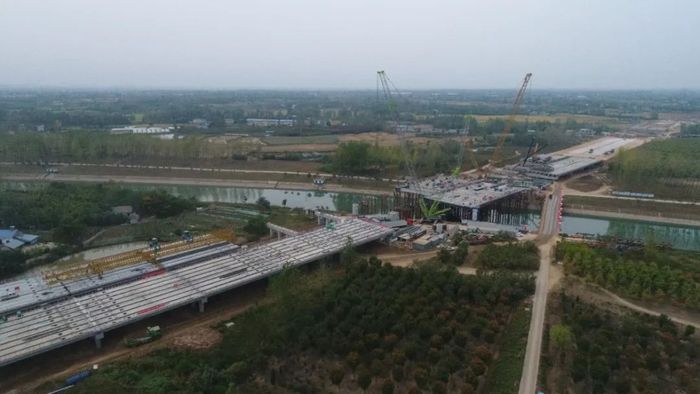 G237淠河干渠橋施工現場（六安市交通運輸局供圖）_結果.jpg