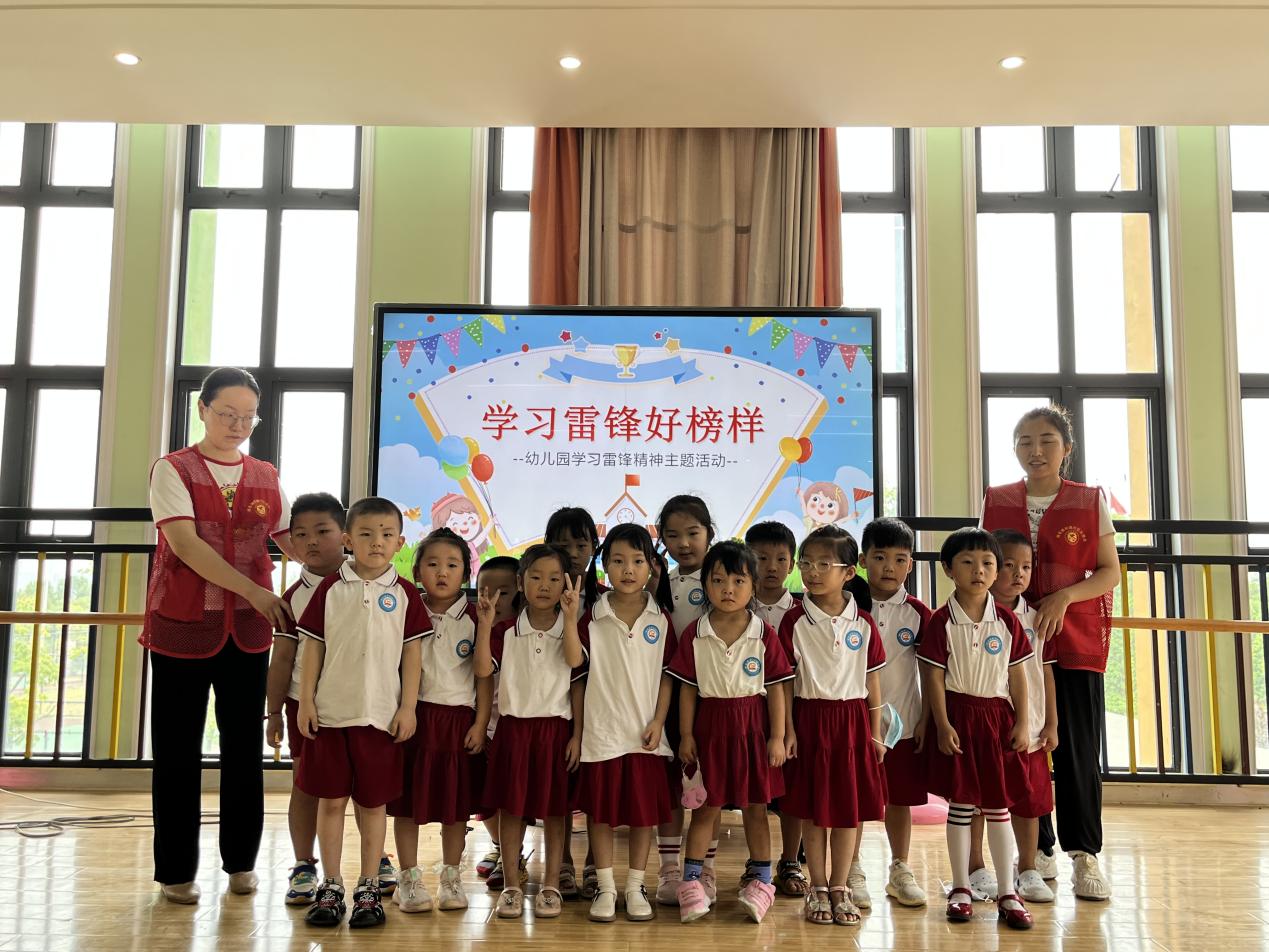 柏堰社區與社區內幼兒園聯動，播下志願服務的種子。胡祥攝