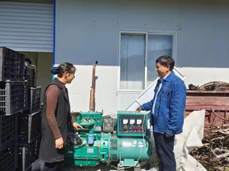 岳西朝阳山家庭农场的备用有发电机再无用武之地。安庆供电供图