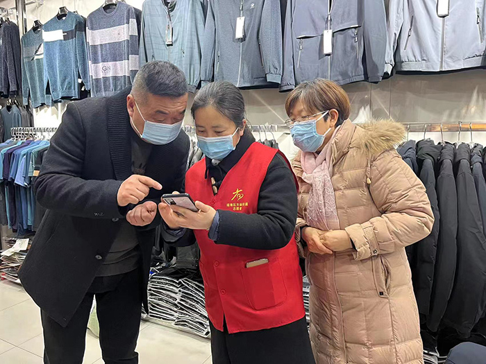 鲍瑾下沉一线助力疫情防控。合肥热电供图