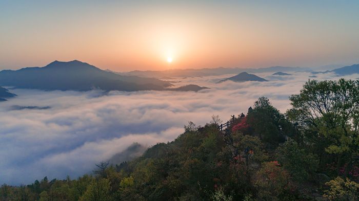 云海日出。潘先波供图