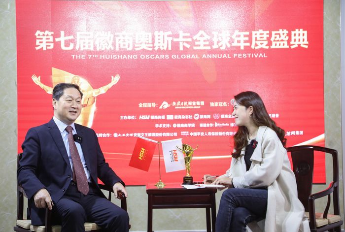 中國期刊協會副會長、徽商傳媒總編輯、徽商全球理事會主席團執行主席兼秘書長韓新東接受採訪。劉姜攝