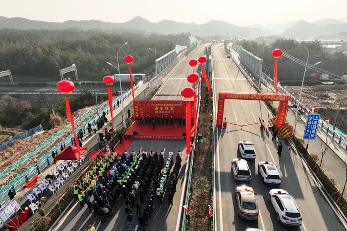 通車儀式現場。劉輝攝