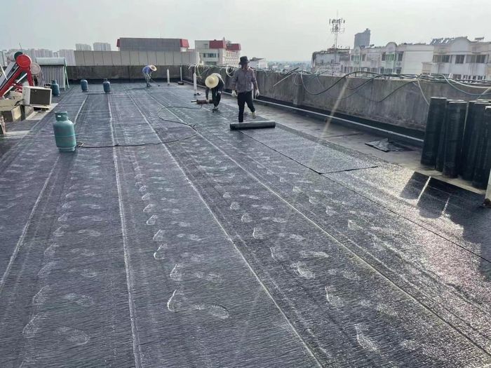 改造中的老旧小区。湾沚区住建局供图