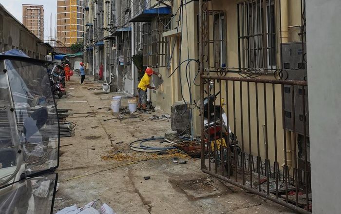 改造中的老旧小区。湾沚区住建局供图
