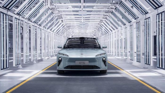 新能源汽车和智能网联汽车等十大新兴产业，是安徽全力拼经济的重要支撑。蔚来汽车供图