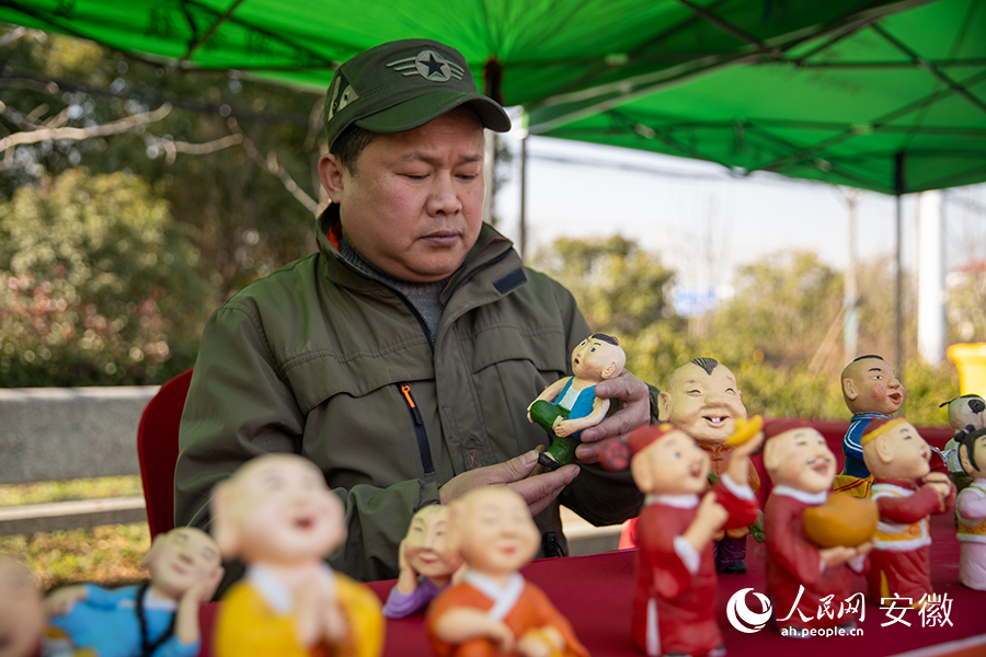 亚明泥塑。人民网 陈若天摄